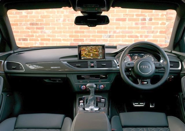 2015_AUDI_S6_AVANT_interior_pic-9