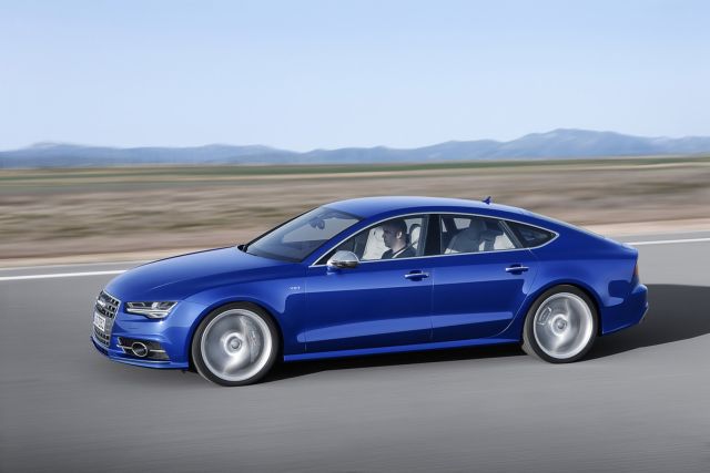 2015_AUDI_S7_Sportback_profile_pic-7