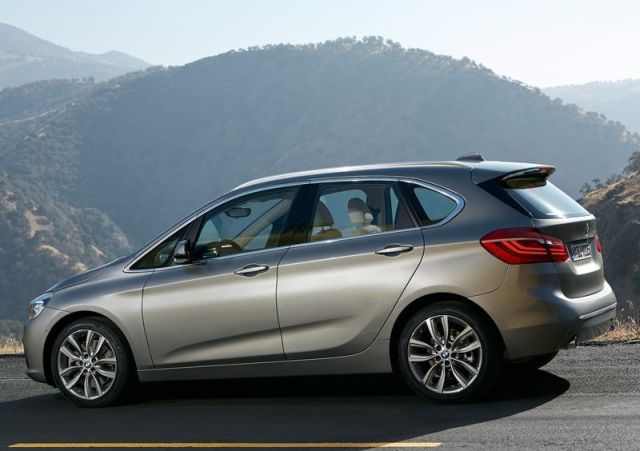 2015_BMW_2_ACTIVE_TOURER_pic-14