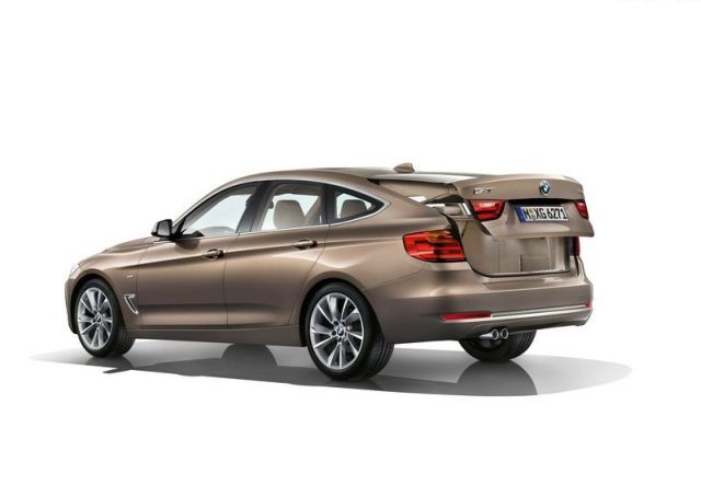 2015_BMW_3_GT_rear_pic-9