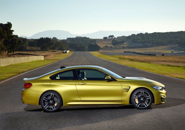 BMW M4 COUPE