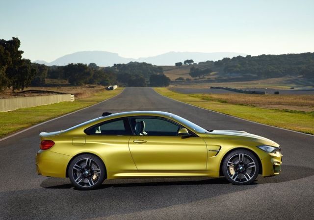 2015 New BMW M4 COUPE