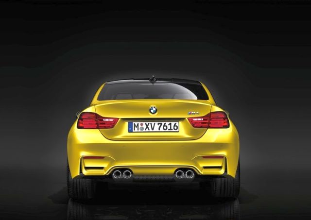 2017_BMW_M4_COUPE_rear_pic-9