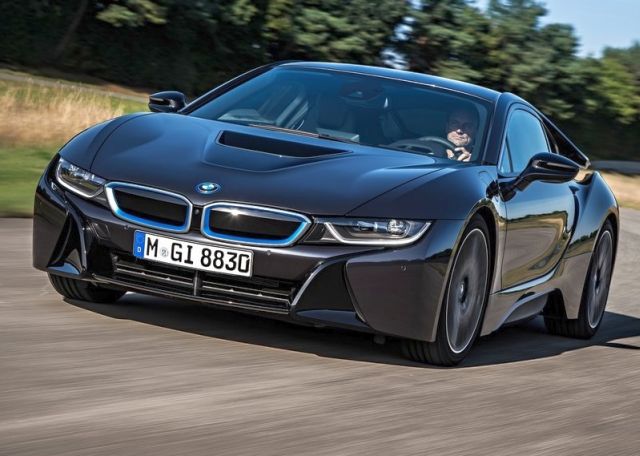 2015_BMW_i8_front_pic-2