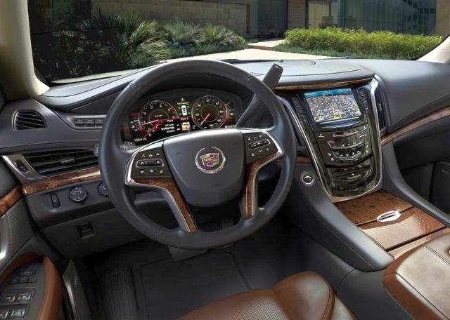 2015_CADILLAC_ESCELADE_SUV_4X4_steeringwheel_pic-9