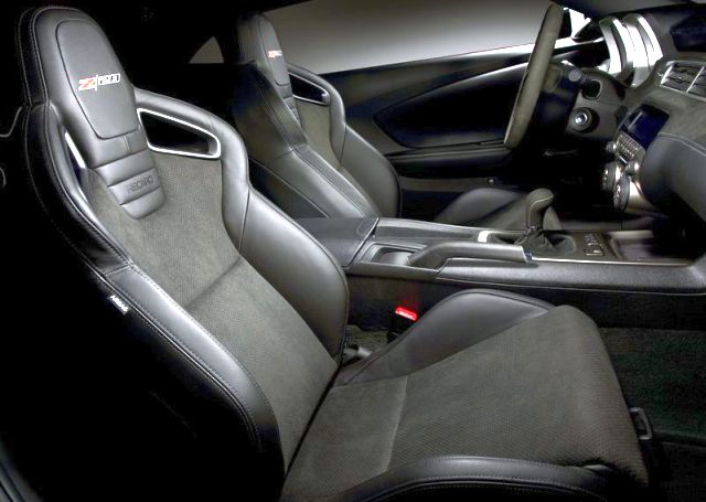 2015_CHEVROLET_CAMARO_Z28_interior_pic-7