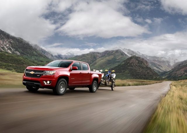 2015_CHEVROLET_COLORADO_front_pic-4