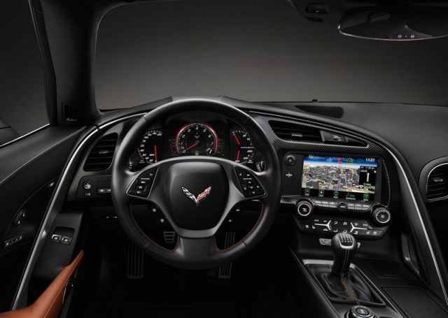 2015_CHEVROLET_CORVETTE_C7_STINGRAY_pic-14