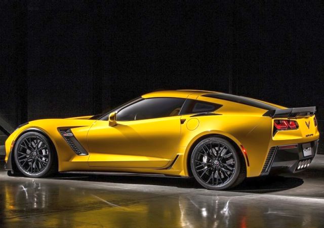 2015_CHEVROLET_CORVETTE_Z06_profile_pic-4