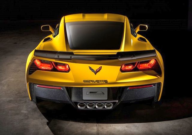 2015_CHEVROLET_CORVETTE_Z06_rear_pic-3