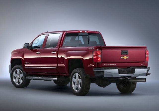2015_CHEVROLET_SILVERADO_HD_2500_Z71_rear_pic-2