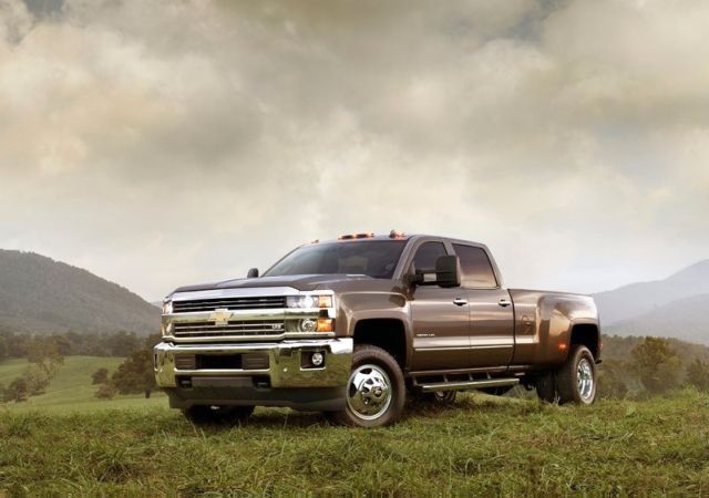 2015_CHEVROLET_SILVERADO_HD_3500_LTZ_4X4_front_pic-10