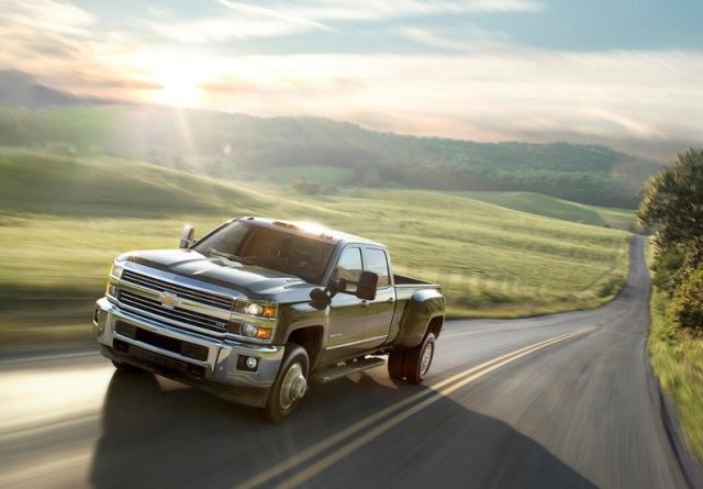 2015_CHEVROLET_SILVERADO_HD_3500_LTZ_4X4_front_pic-4