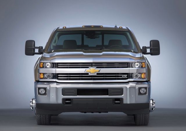 2015_CHEVROLET_SILVERADO_HD_3500_LTZ_4X4_front_pic-5