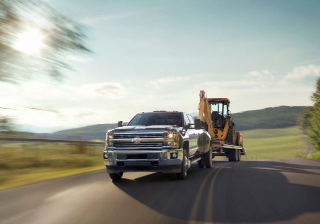 2015_CHEVROLET_SILVERADO_HD_3500_LTZ_4X4_front_pic-7