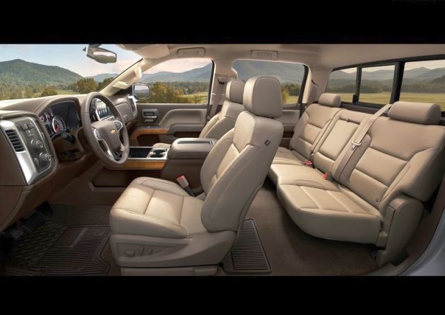 2015_CHEVROLET_SILVERADO_HD_3500_LTZ_4X4_interior_pic-11