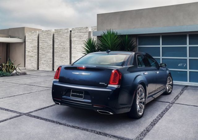 2015 CHRYSLER 300C