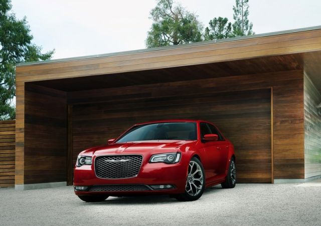 2015_CHRYSLER_300S_pic-7