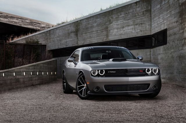 2015_DODGE_CHALLENGER_pic-3