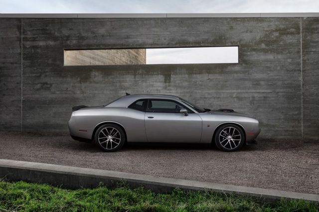 2015_DODGE_CHALLENGER_pic-4