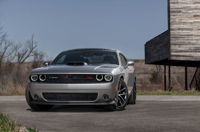 2015_DODGE_CHALLENGER_pic-6