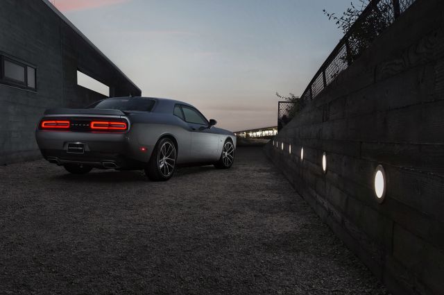 2015_DODGE_CHALLENGER_pic-9