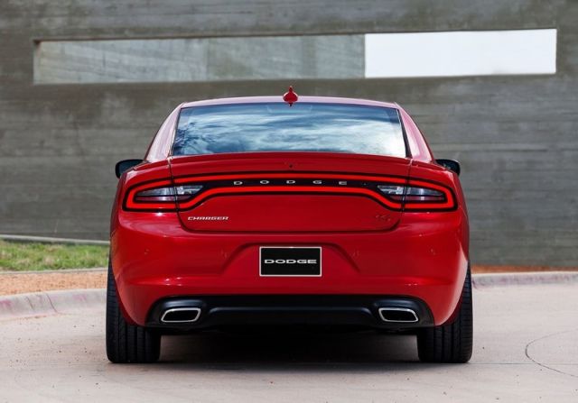 2015_DODGE_CHARGER_pic-9