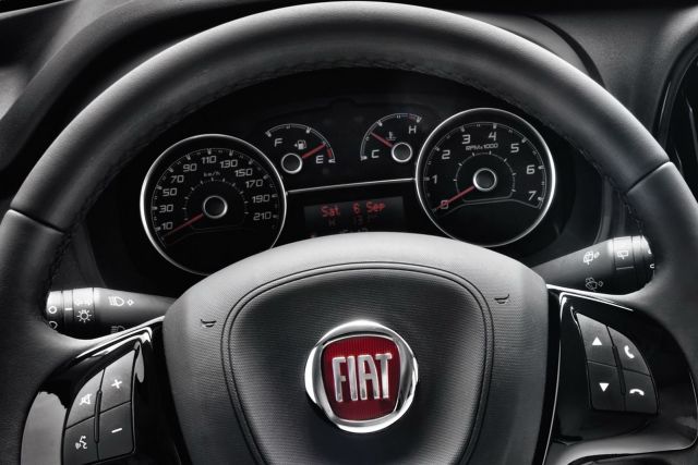 2015_FIAT_DOBLO_restyle_pic-5