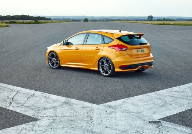 2016_FORD-FOCUS_ST_pic-12