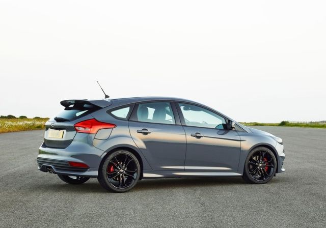 2016_FORD-FOCUS_ST_pic-2