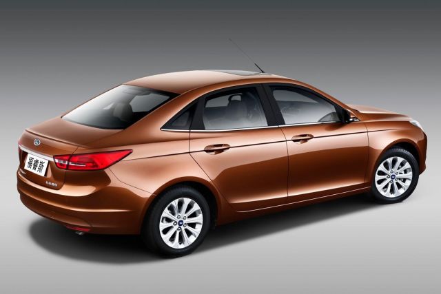 2015_FORD_ESCORT-Fiesta Sedan_rear_pic-2