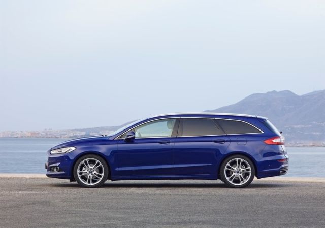 2015_FORD_MONDEO_WAGON_pic-3