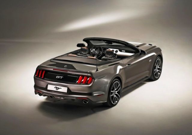 2015_FORD_MUSTANG_CABRIO_rear-pic-5