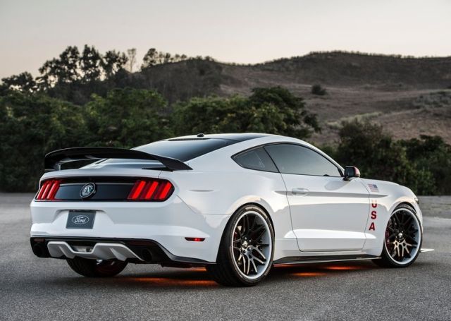 2015_FORD_MUSTANG_GT_APOLLO_EDITION_pic-3