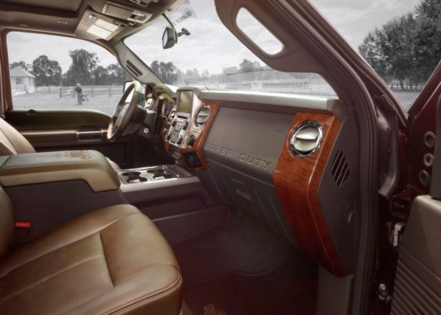 2015_FORD_SUPER_DUTY_F-450_Truck_interior_pic-7