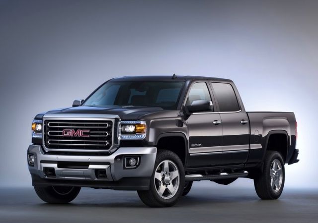 2015_GMC_SIERRA_SLT_Z71_2500HD_4x4_pick-up_front_pic-2