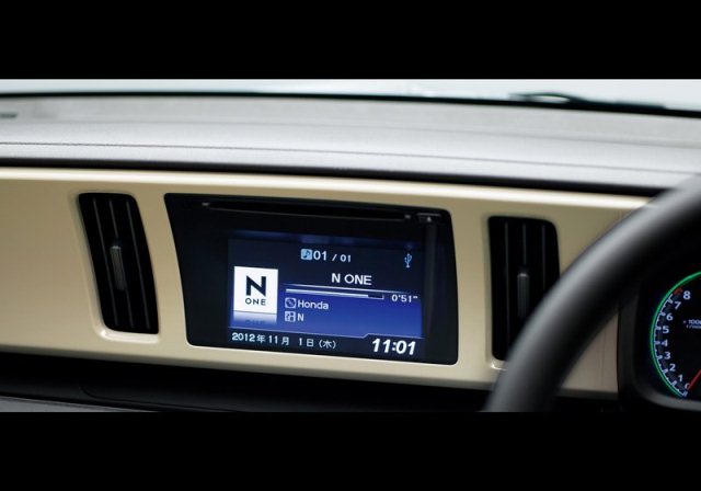 2015_HONDA_N_ONE_radio_Navigation_pic-10