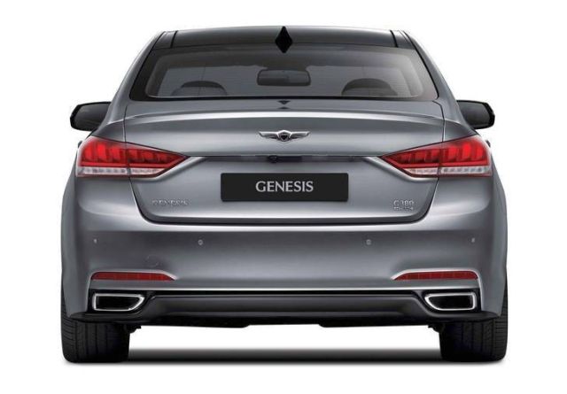 2015_HYUNDAI_GENESIS_rear_pic-2