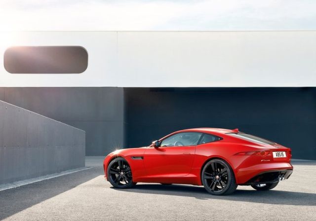 2015_JAGUAR_F-TYPE_COUPE_rear_pic-4