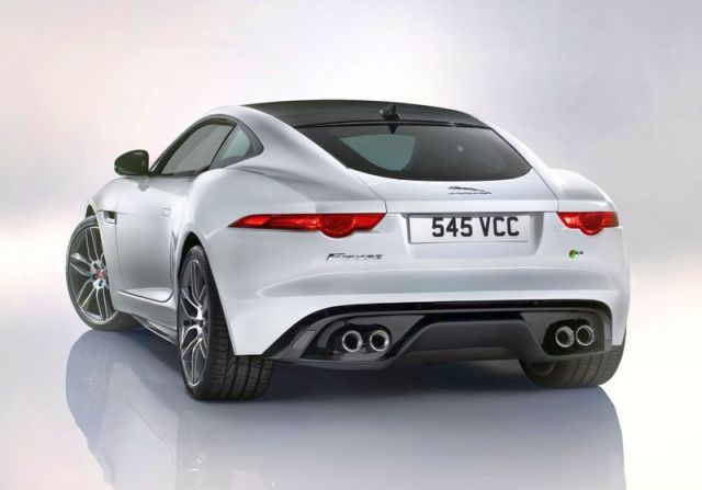 2015_JAGUAR_F-TYPE_R_rear_pic-4
