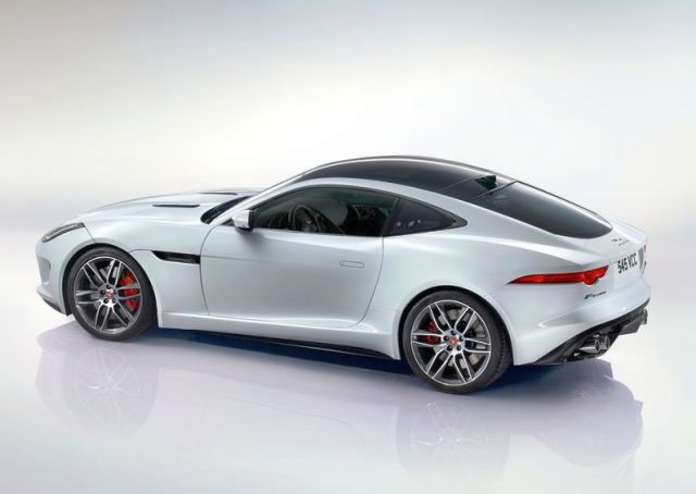 2015_JAGUAR_F-TYPE_R_rear_pic-5