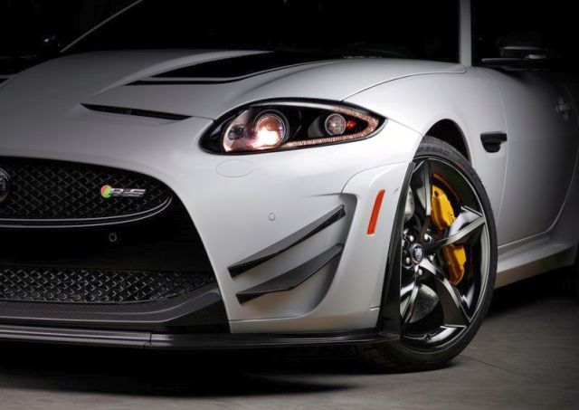 2015_JAGUAR_XKR-S_GT_front_pic-5