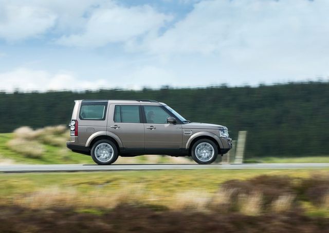 2015_LAND_ROVER_DISCOVERY_pic-4