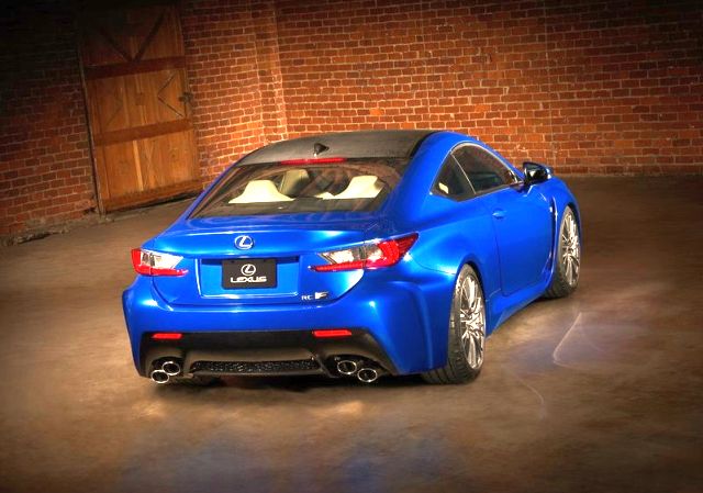 2015_LEXUS_RC-F_rear_pic-6