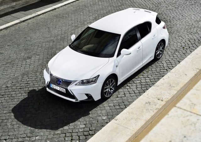 2015_LEXUS_front_pic-6