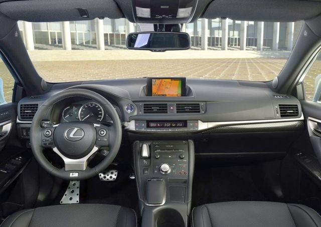 2015_LEXUS_steeringwheel_pic-14