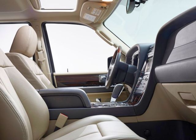 2015_LINCOLN_NAVIGATOR_seats_pic-7