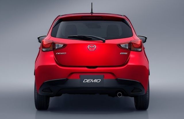 2015 MAZDA 2