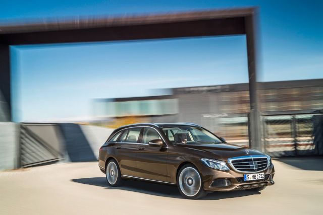 2015_MERCEDES_C-CLASS_ESTATE_pic-17