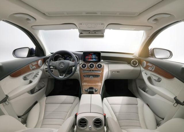 2015_MERCEDES_C-CLASS_interior_pic-17